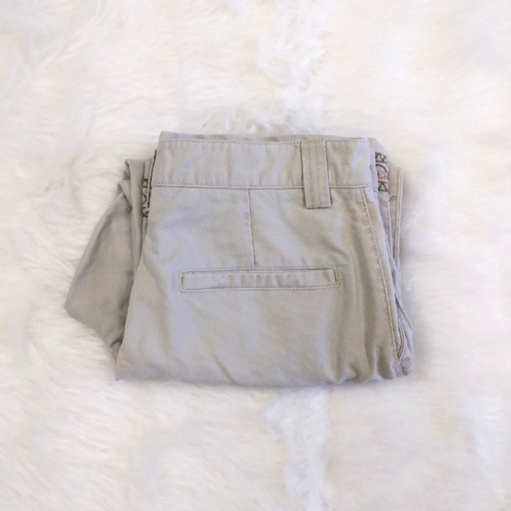 Capri American Eagle Outfitters Buttom Fly Capri w/embroidery  detail Si…